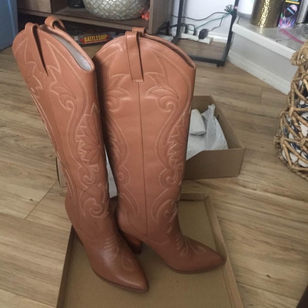 NWT!! Steve Madden Lasso Western Boot in Cognac -11
